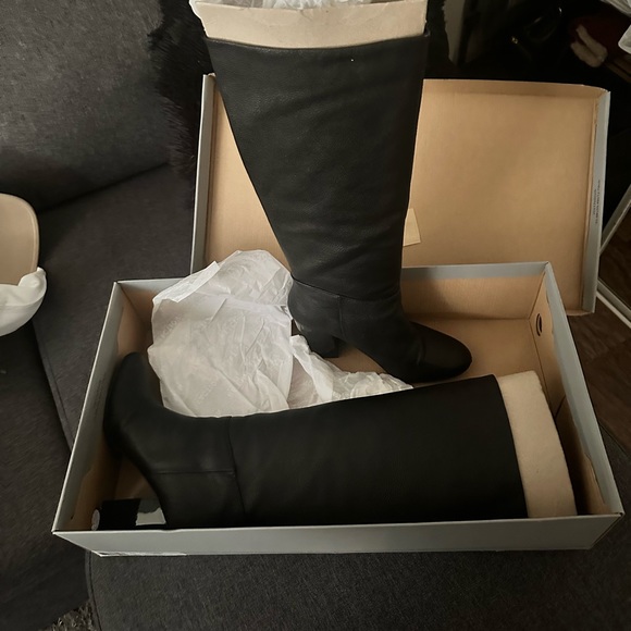 Boots - Picture 3 of 6